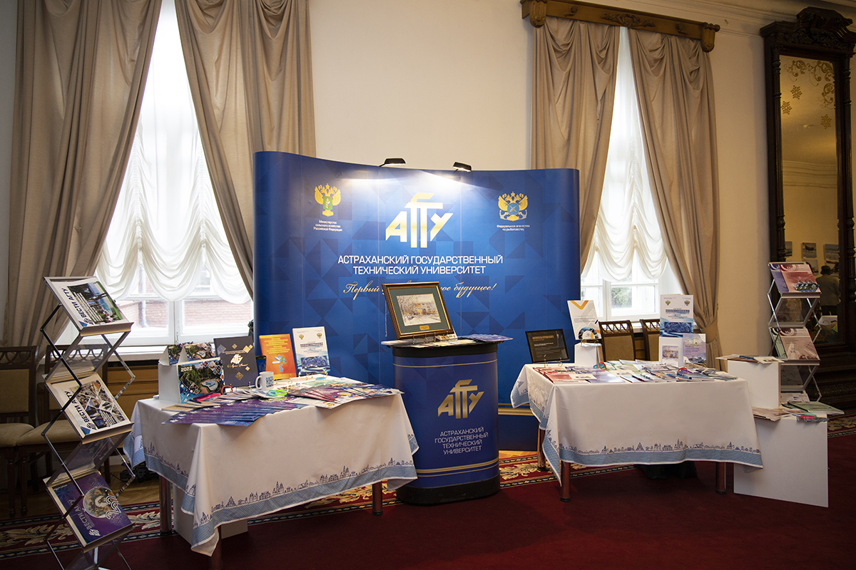             Журнал «Вестник АГТУ» представлен губернатору АО в рамках выставки издательских проектов АГТУ
    